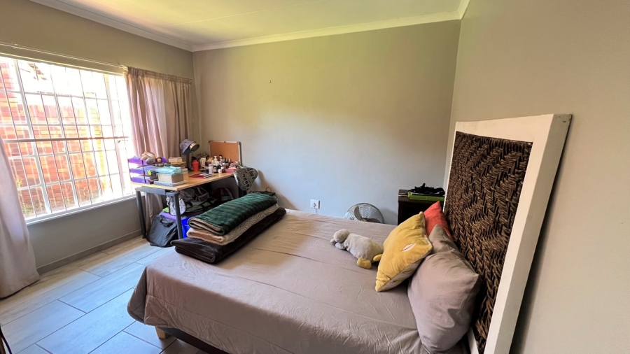 2 Bedroom Property for Sale in Langenhovenpark Free State